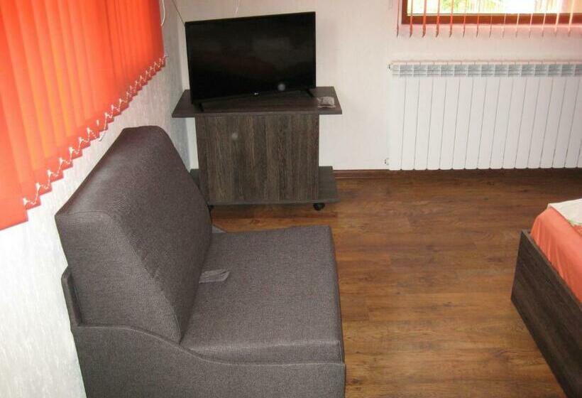 Quarto Estandar com Sacada, къща за гости романс