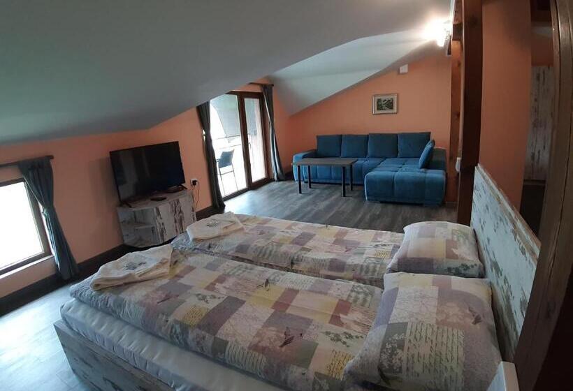 Family Suite, къща за гости романс