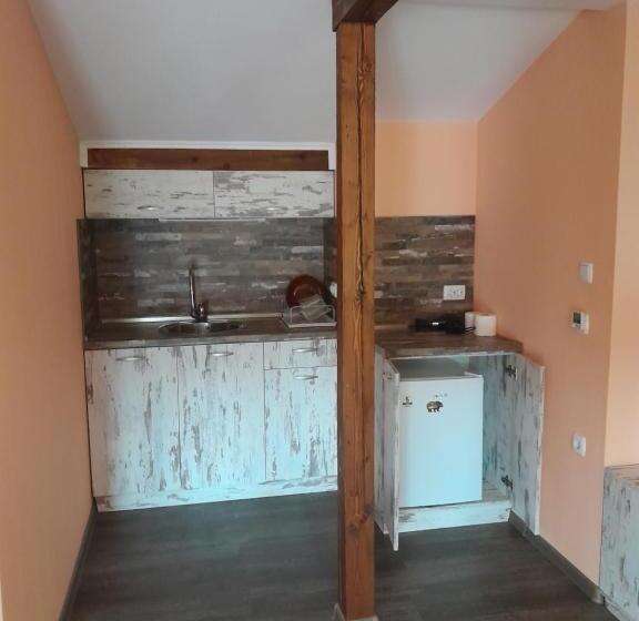 Family Suite, къща за гости романс
