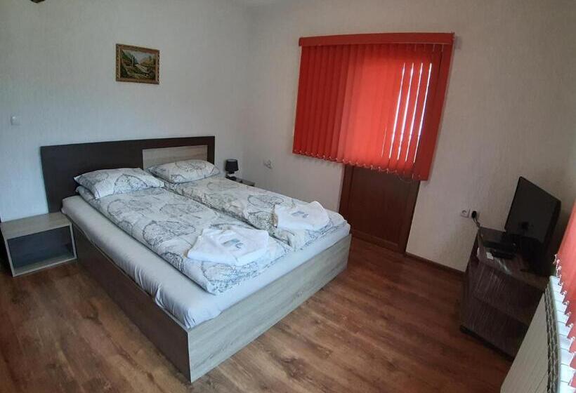 Apartamento 2 Dormitórios, къща за гости романс