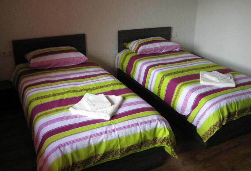 Apartamento 2 Dormitórios, къща за гости романс
