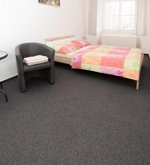 سوییت خانوادگی, Penzion Harvart