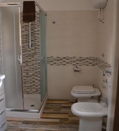 اتاق استاندارد با تخت بزرگ, Artista B&b