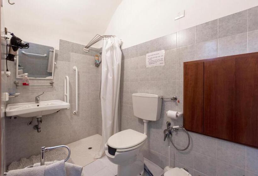 غرفة قياسية سرير كينج لذوى الإحتياجات الخاصة, Locanda La Meridiana
