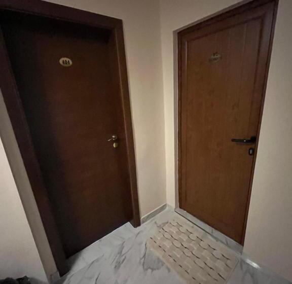 Номер Стандарт, Daniel Guest House