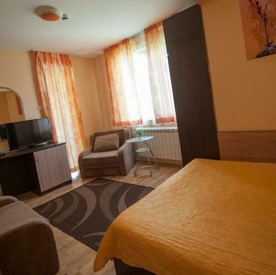 Номер Стандарт Вид на Озеро, Guest House Lidia