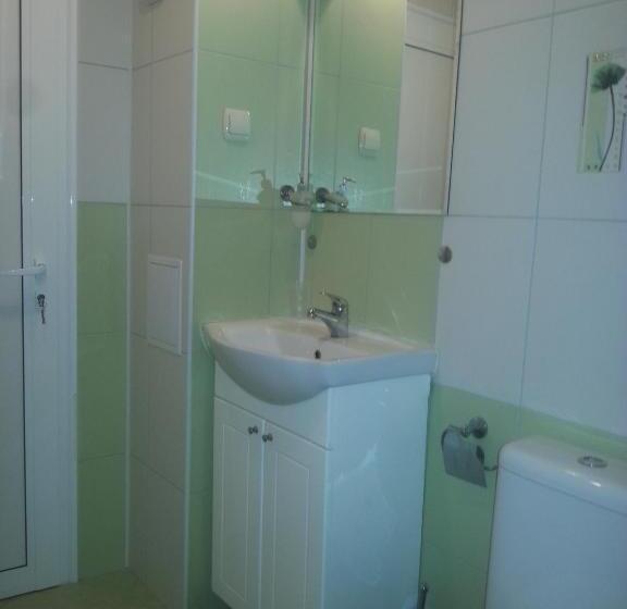 Номер Стандарт Вид на Озеро, Guest House Lidia