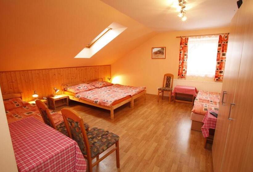 Четырехместный Номер Стандарт, Penzion Na Rozcestí