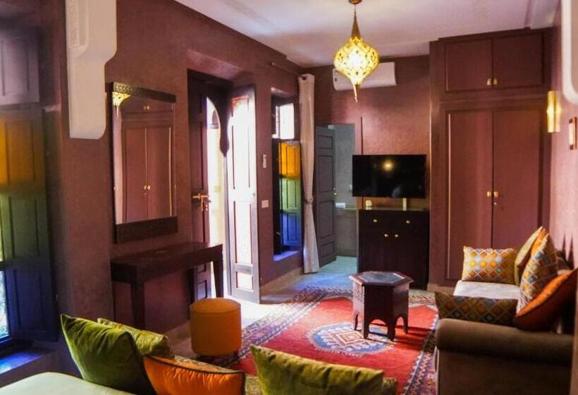 سوییت اجرایی, Riad Sultan Suleiman