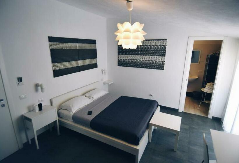 Номер Стандарт Вид на Море с Балконом, Accomodation Libertino