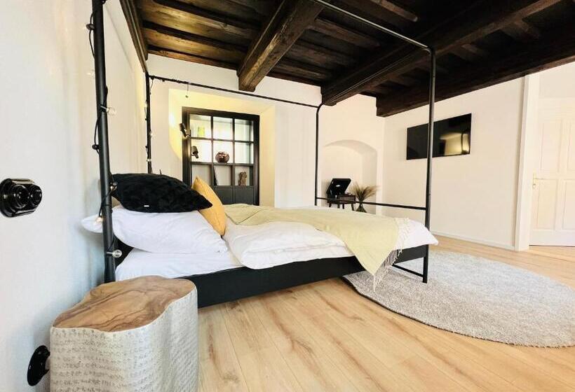 Deluxe Suite King Bed, Pension Mono   Adults Only