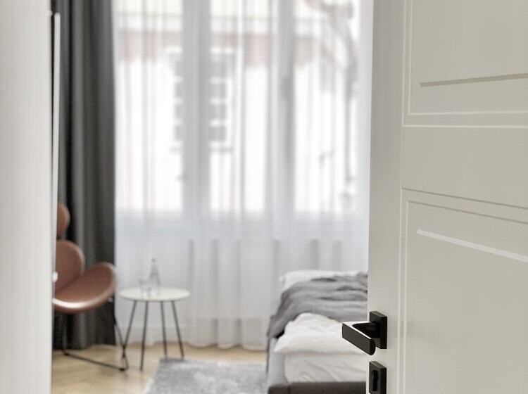 اتاق لوکس, Pension Mono   Adults Only