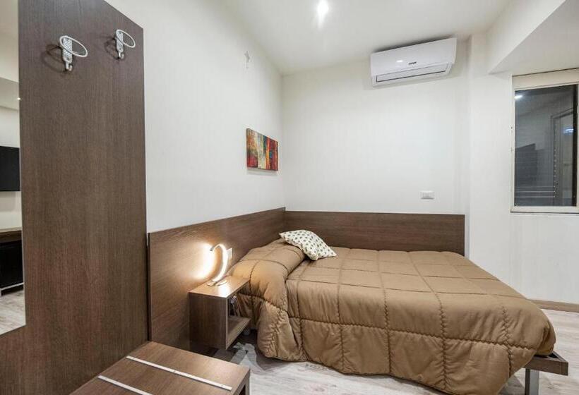 اتاق استاندارد یک نفره, B&b Ambitious
