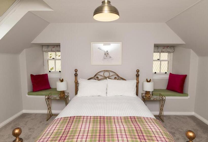Дом 1 Спальня, Netherdale House & The Coach House