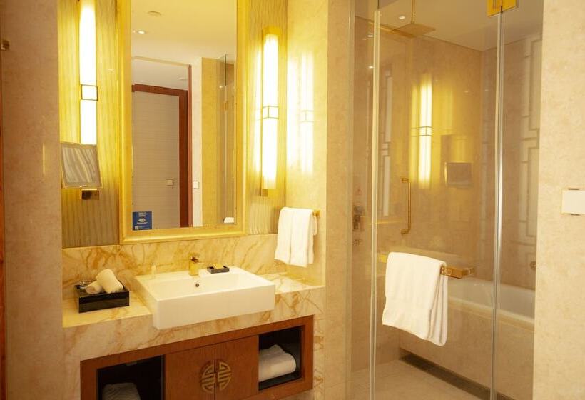 חדר דלוקס עם מרפסת, Hilton Tianjin Eco City