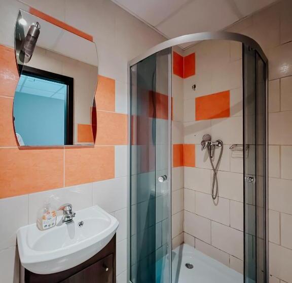 اتاق استاندارد سه نفره, Hostel Filip