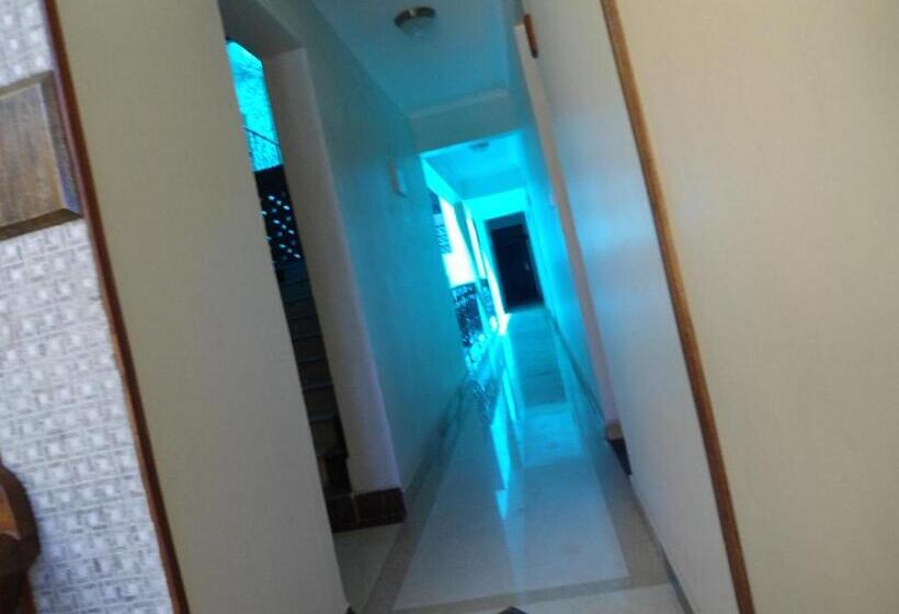 سوییت اجرایی, Lambada Holiday Resort