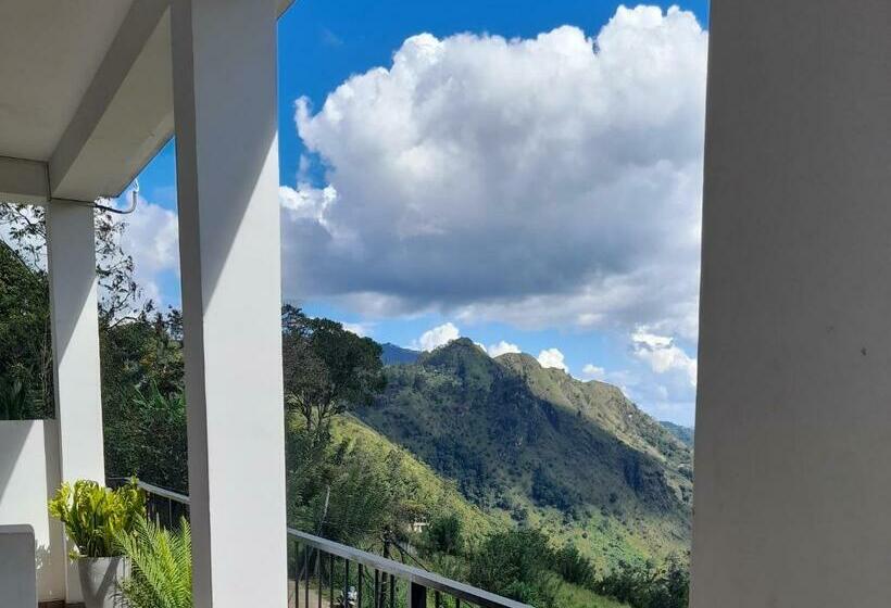 اتاق استاندارد با چشم‌انداز کوهستان, Seven Heaven