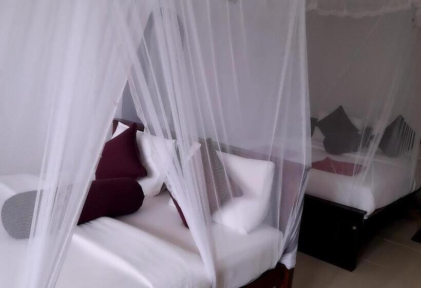 اتاق لوکس خانوادگی, Seven Heaven