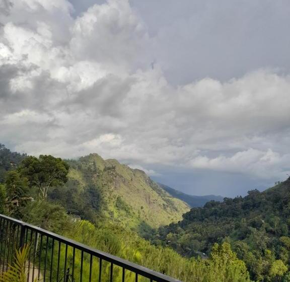 اتاق استاندارد با چشم‌انداز کوهستان, Seven Heaven