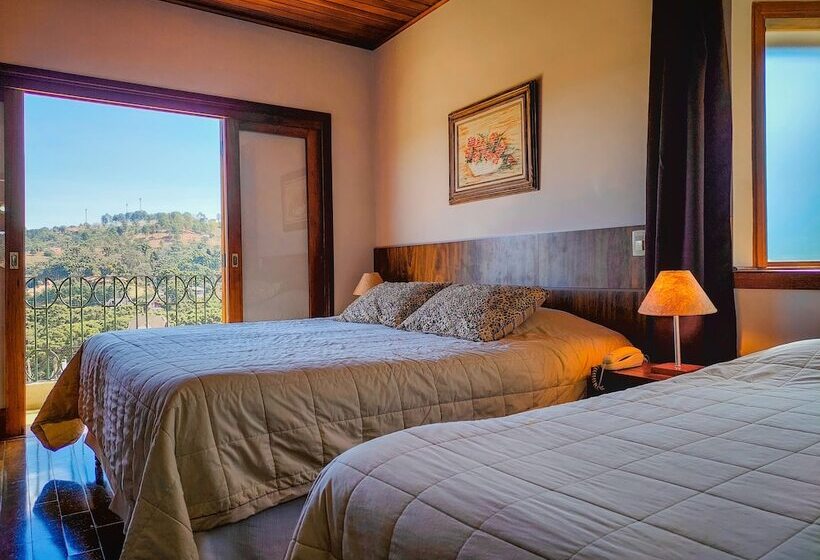 اتاق لوکس سه تخته, Pousada Victoria Villa By Nacional Inn   A 800 Metros Da Vila Capivari