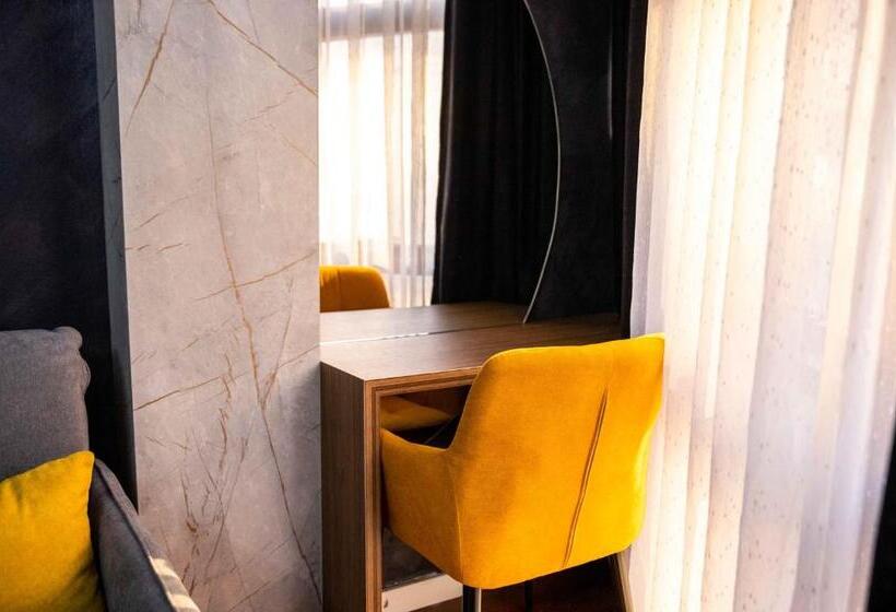 اتاق لوکس, Lacorte Prishtina