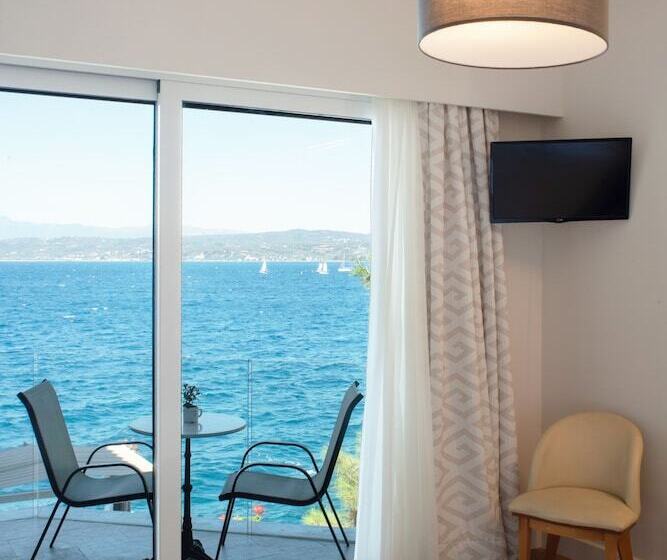 Трехместный Номер Deluxe Вид на Море, Karalis Beach