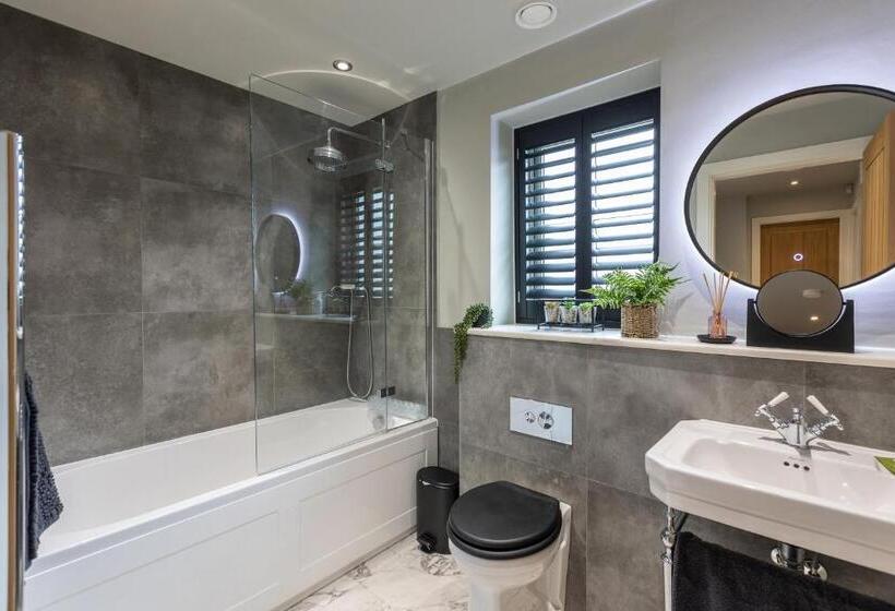 Casa 4 Quartos, Hilltop Snug Cosy Family Home In Bustling Town Of Pateley Bridge In The Yorkshire Dales   Book The C