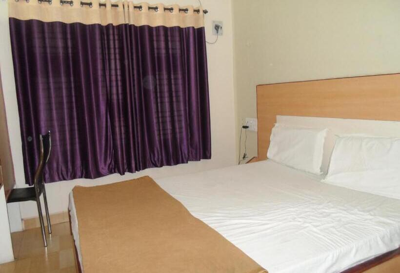 Quarto Deluxe, Pasuparthy Residency