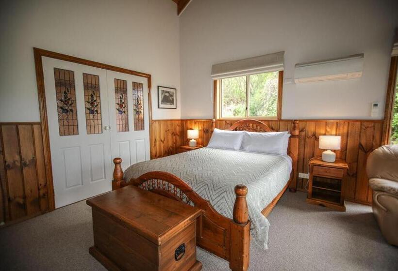带按摩浴盆的套房, Daysy Hill Country Cottages