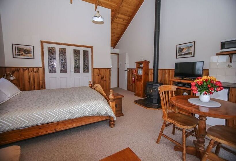 带按摩浴盆的套房, Daysy Hill Country Cottages