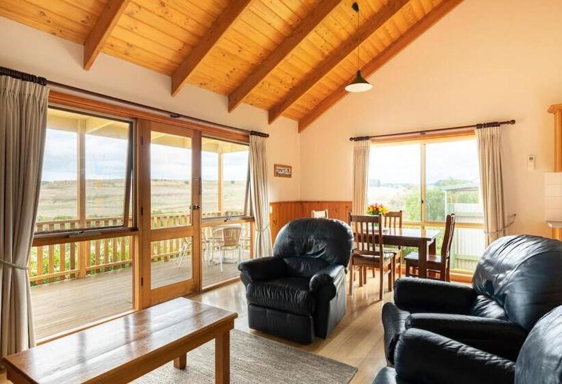 小室, Daysy Hill Country Cottages