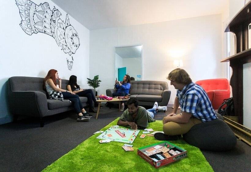 Семейный Номер, Yha Hobart Central