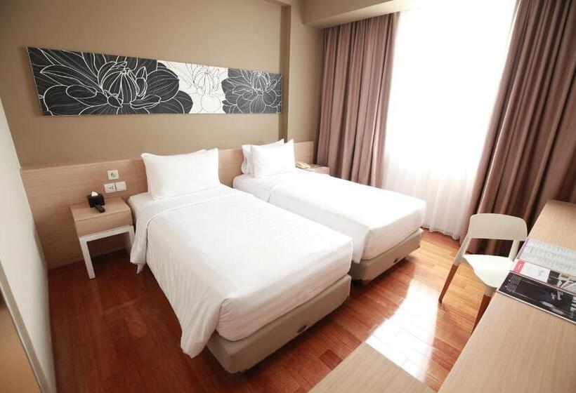 Номер Superior, Swissbelinn Airport Jakarta