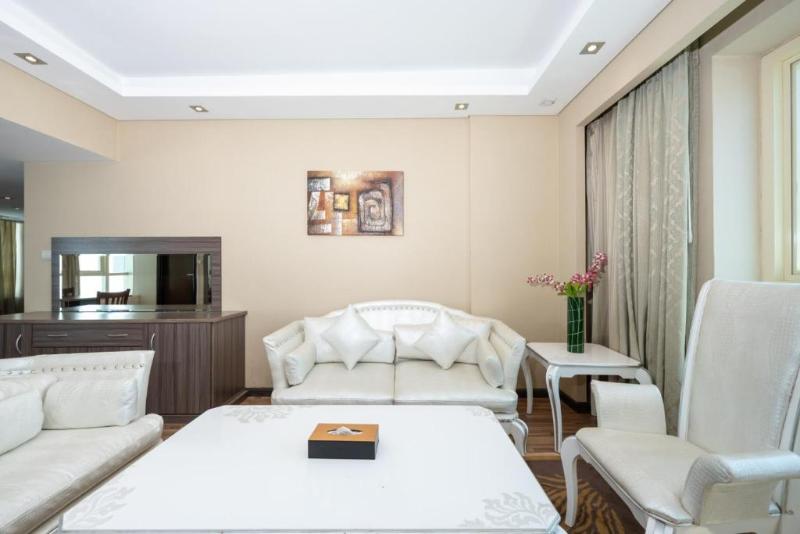 Президентский Люкс, New Black Stone Hotel