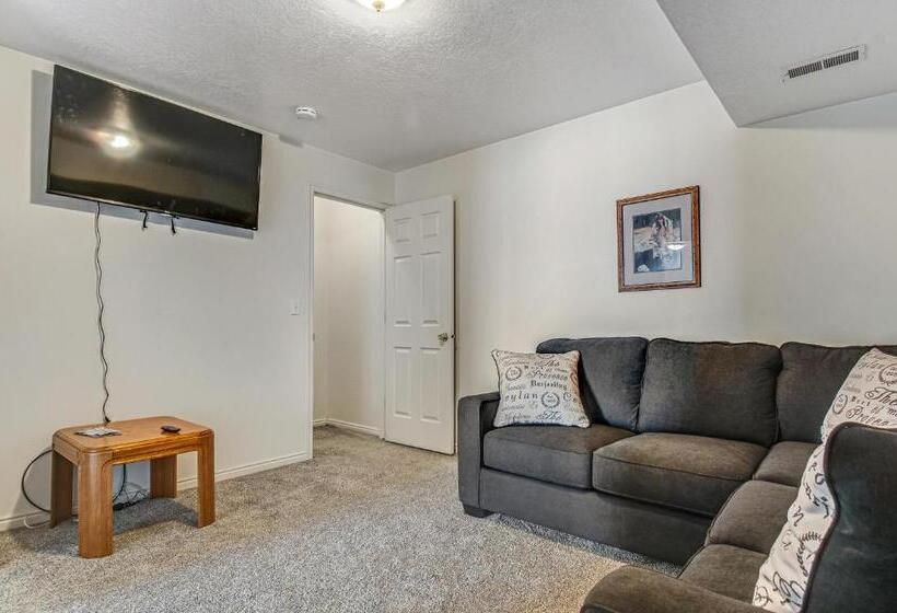 Апартаменты 3 Спальни, Lakeview Condo 941 1