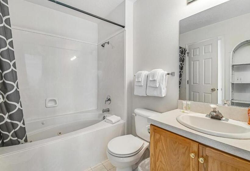 Апартаменты 3 Спальни, Lakeview Condo 941 1