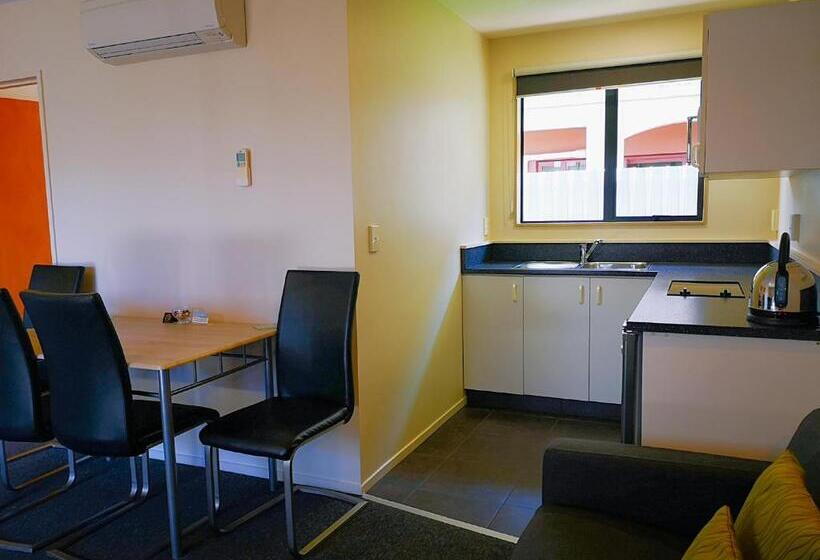 침실 2개 아파트, Aston Court Motel