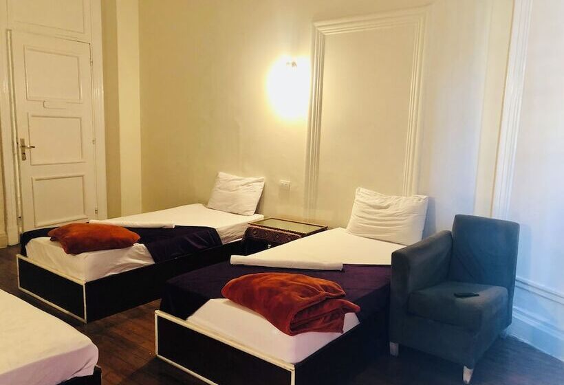 اتاق لوکس سه تخته, Mesho Inn Hostel