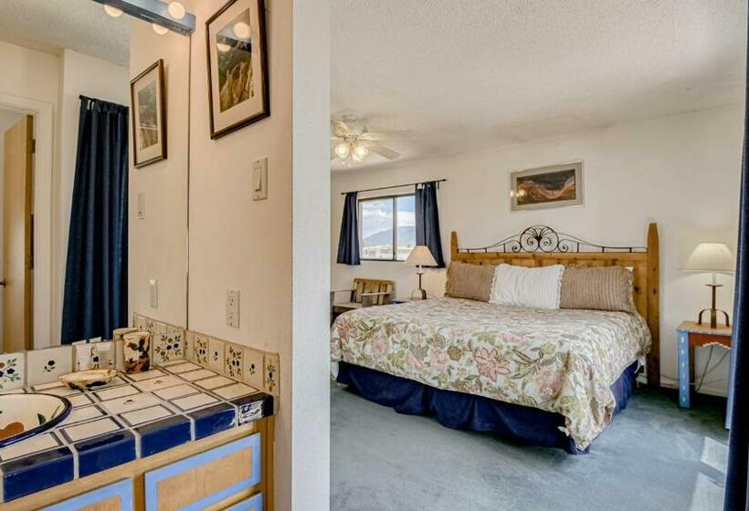 침실 3개 아파트, Quail Ridge Condo