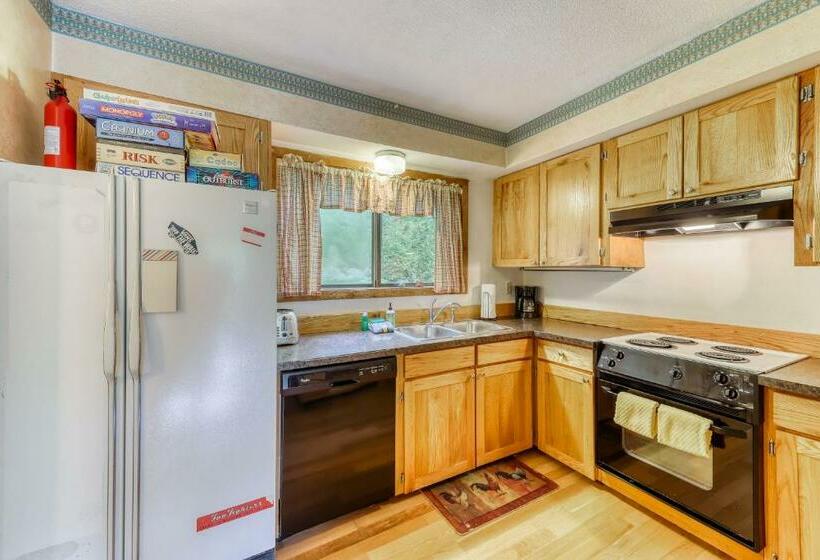 침실 3개 아파트, Grand Hollow Townhome