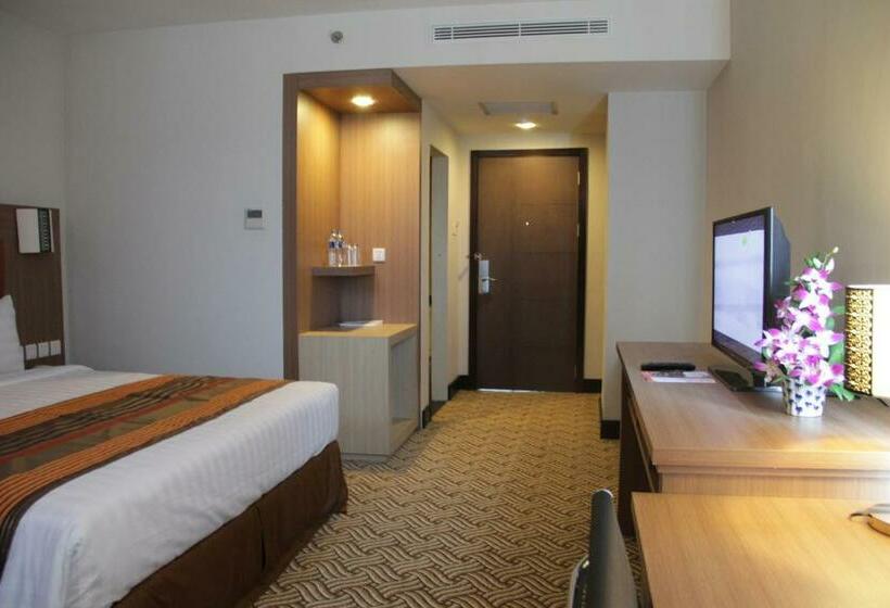 Номер Superior, Cavinton Hotel Malioboro Yogyakarta By Tritama Hospitality