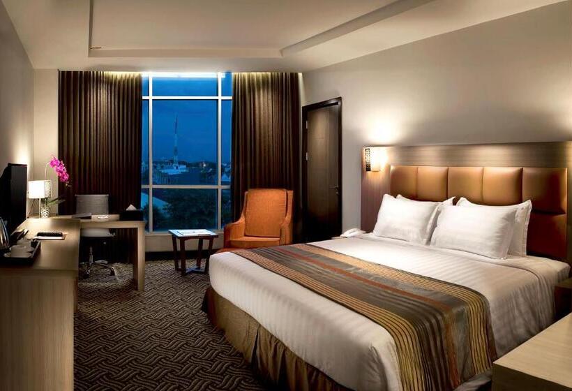 Номер Deluxe, Cavinton Hotel Malioboro Yogyakarta By Tritama Hospitality