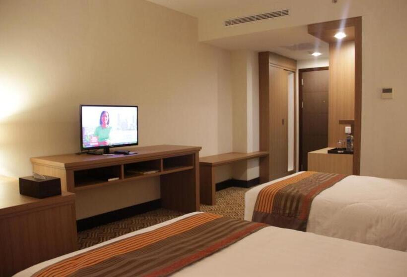 Номер Superior Смежный, Cavinton Hotel Malioboro Yogyakarta By Tritama Hospitality