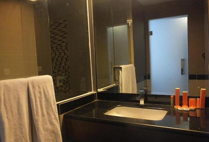 Номер Superior, Cavinton Hotel Malioboro Yogyakarta By Tritama Hospitality