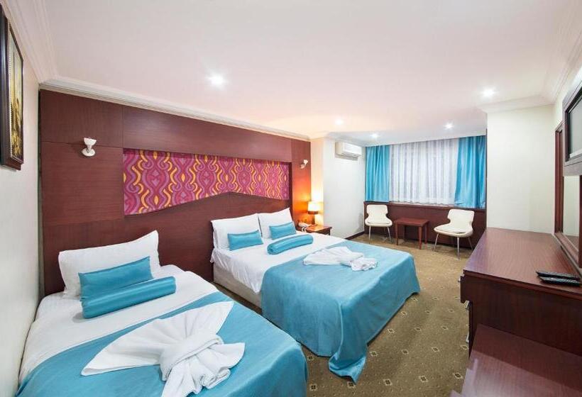 اتاق سوپریور سه تخته, Grand Zentrum Hotel & Cafe Restaurant   Taksim Square