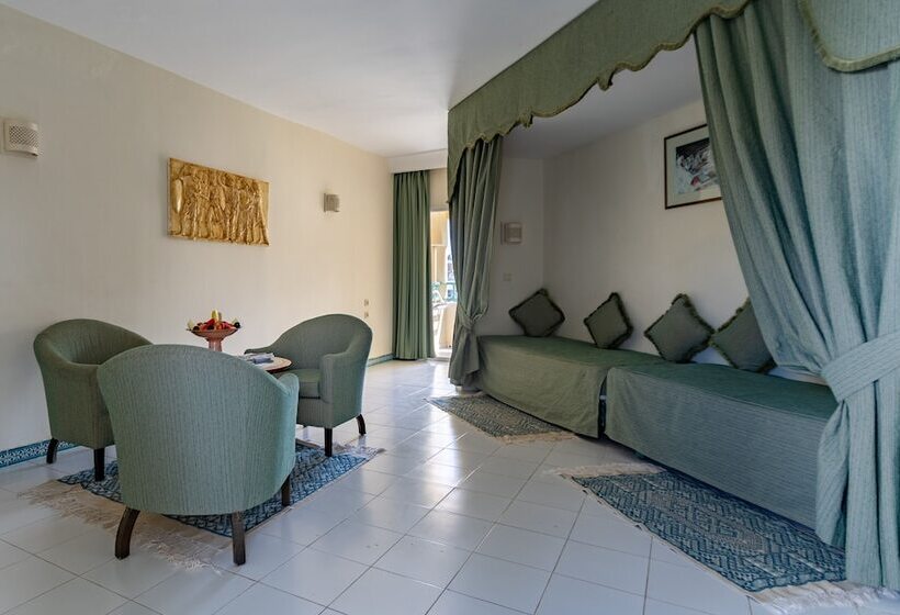 Семейный Номер, Venice Beach  Families And Couples Only
