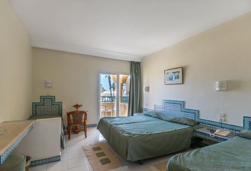 Четырехместный Номер Стандарт, Venice Beach  Families And Couples Only