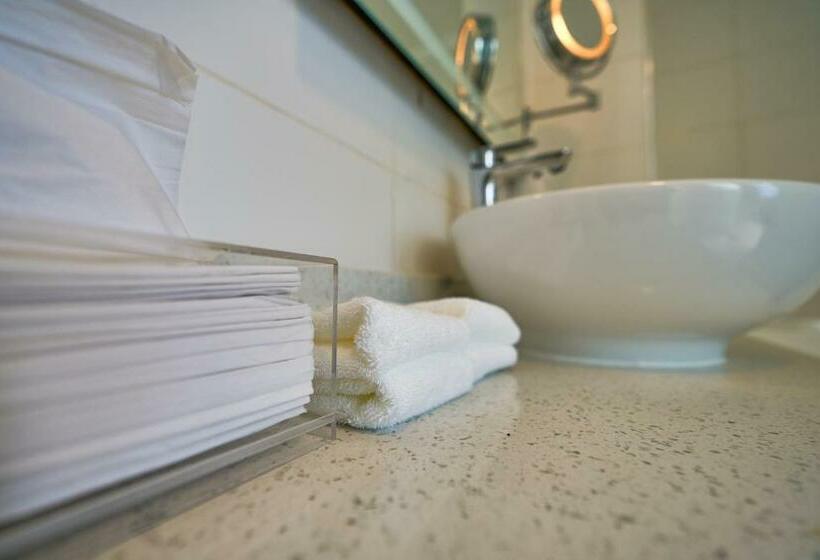 سوییت جونیور, Monty Suites Lekki