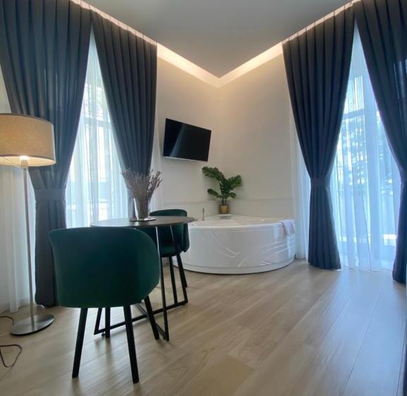Номер Стандарт с Гидромассажем, Gualtieri B&b   Luxurys
